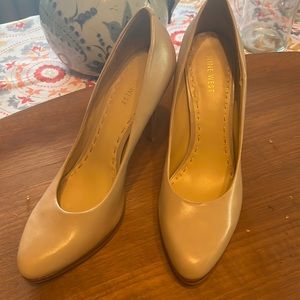 Beautiful tan leather  heels